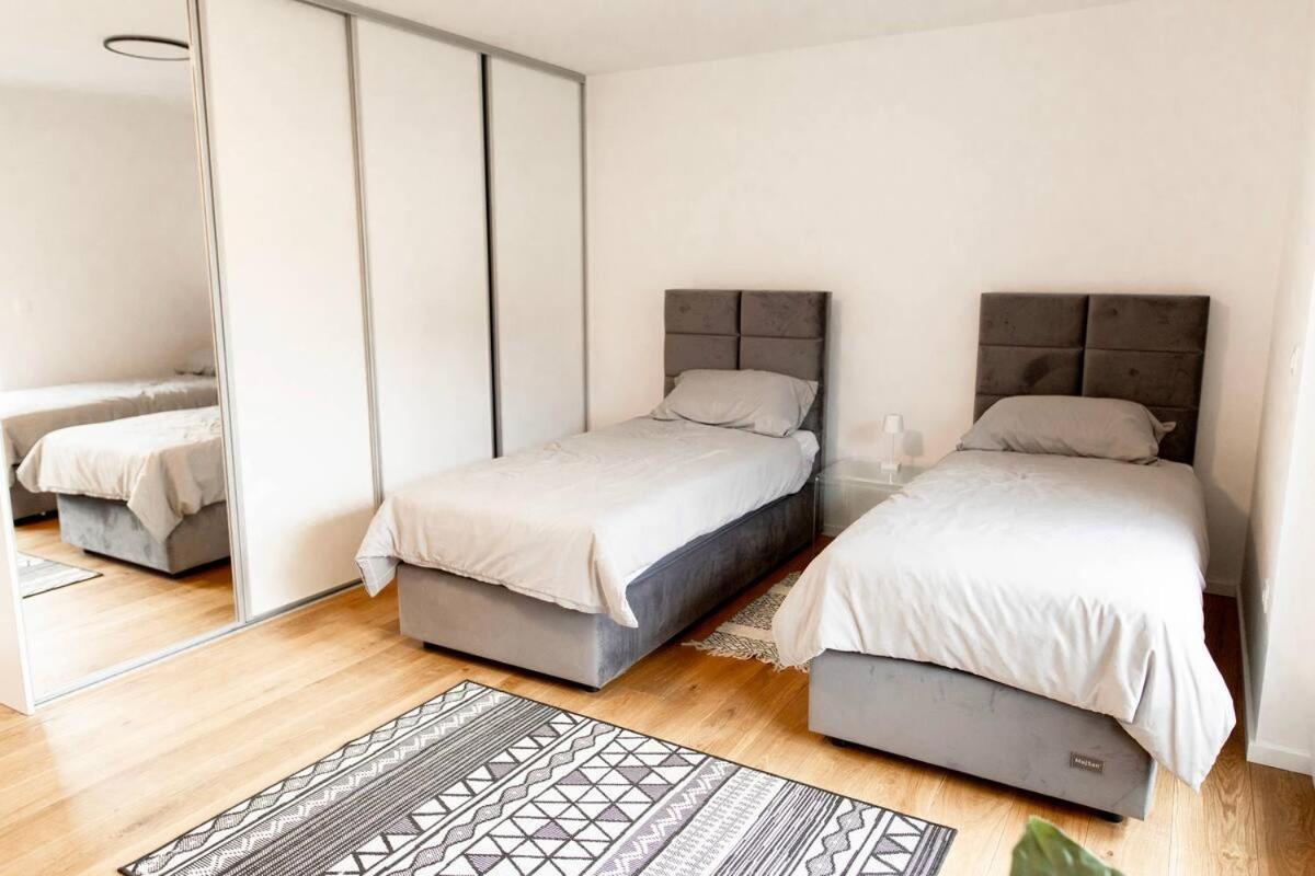 Aura Apartments Zirovnica Dış mekan fotoğraf