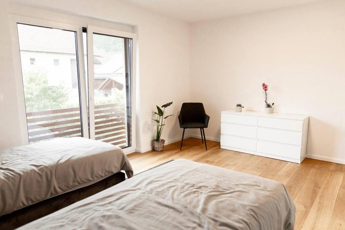 Aura Apartments Zirovnica Dış mekan fotoğraf