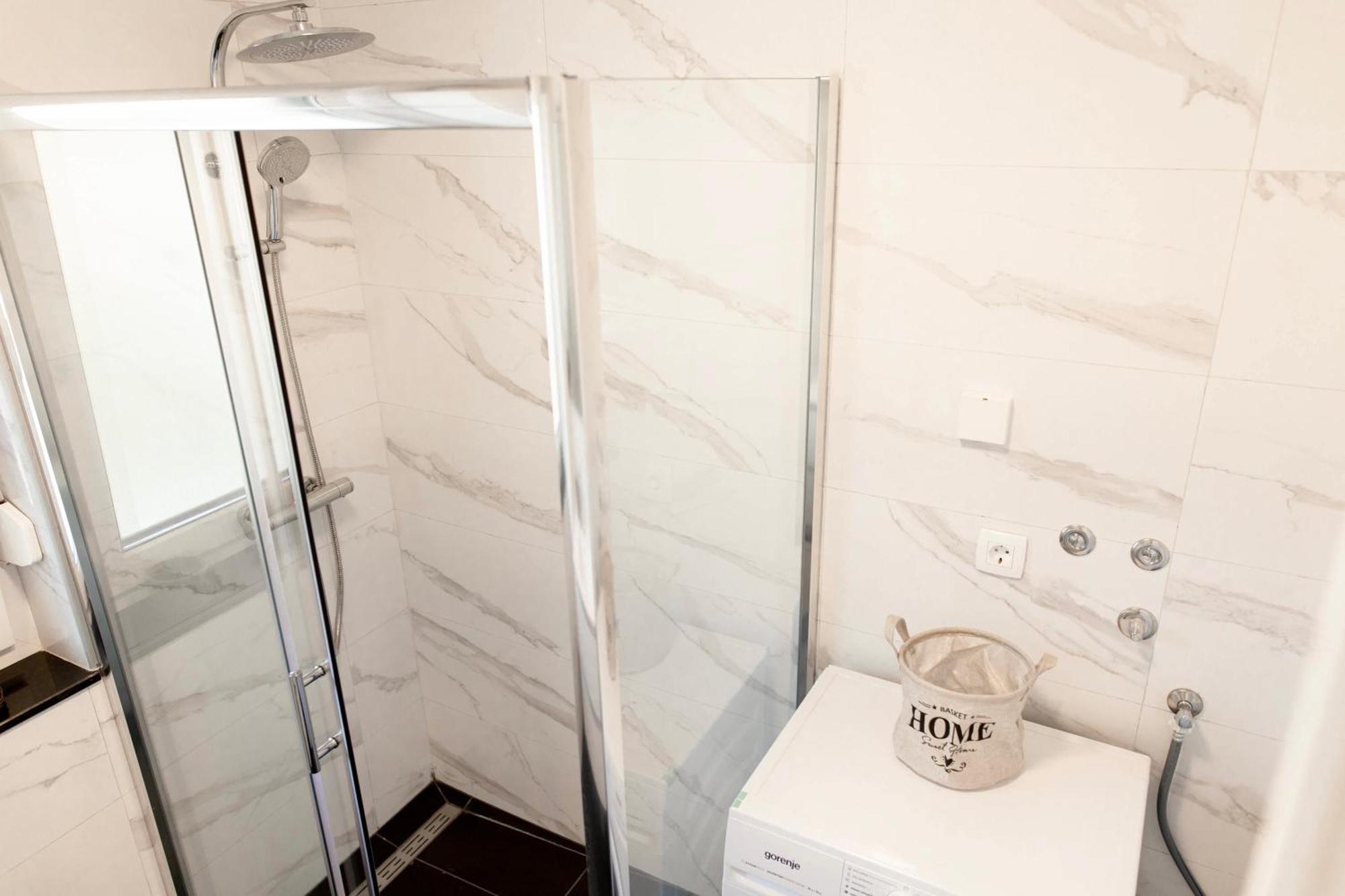 Aura Apartments Zirovnica Dış mekan fotoğraf