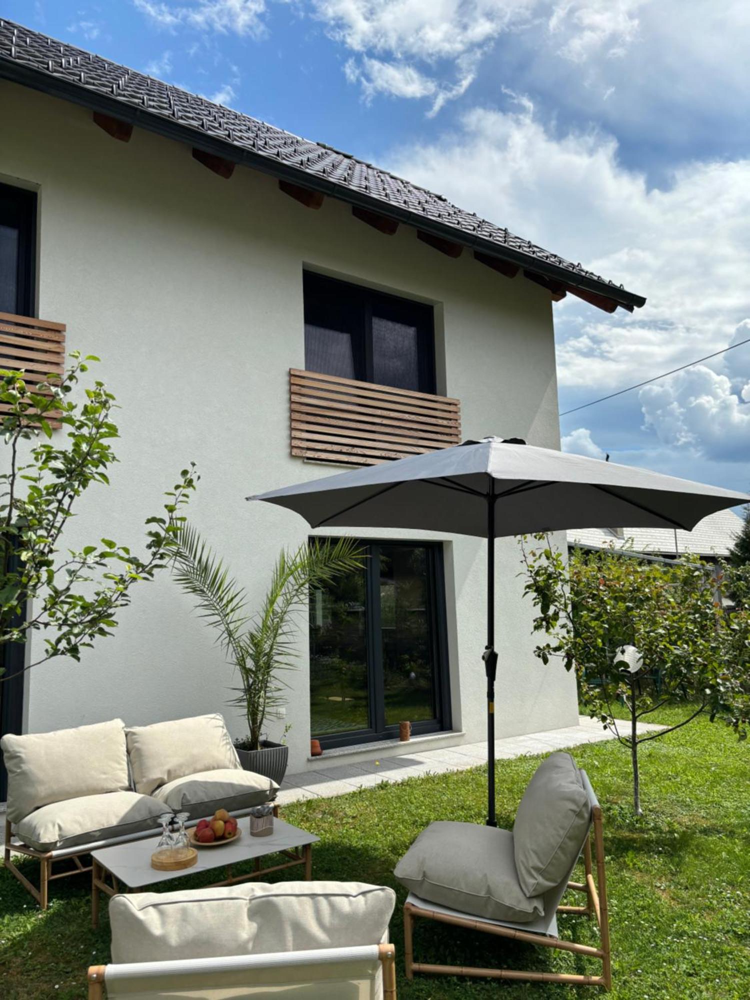 Aura Apartments Zirovnica Dış mekan fotoğraf