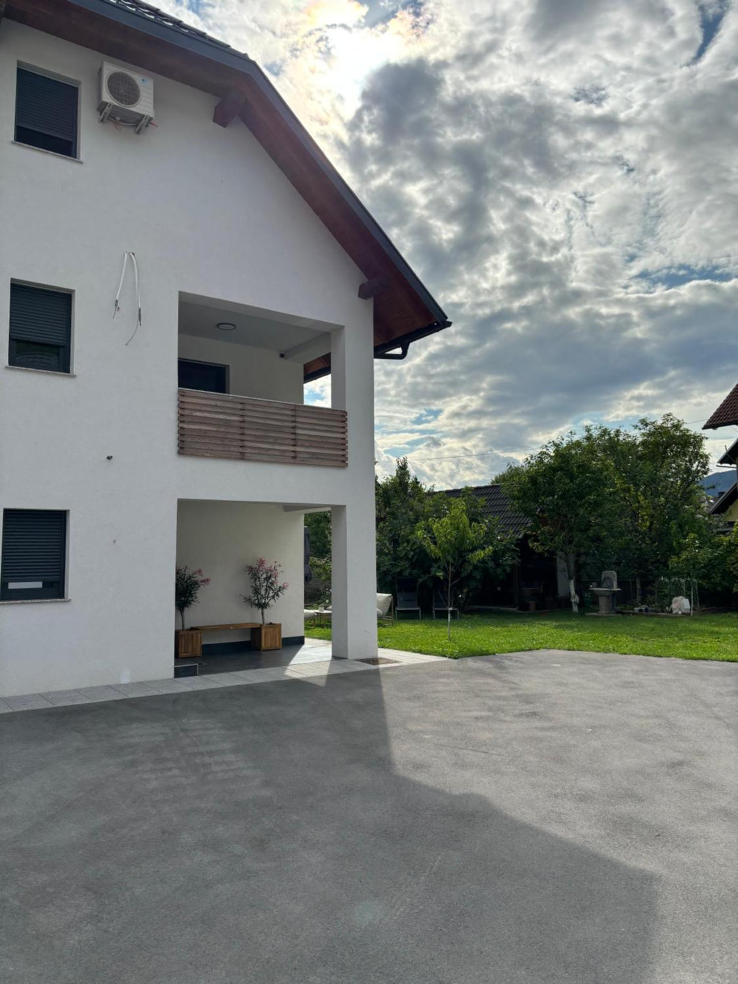 Aura Apartments Zirovnica Dış mekan fotoğraf