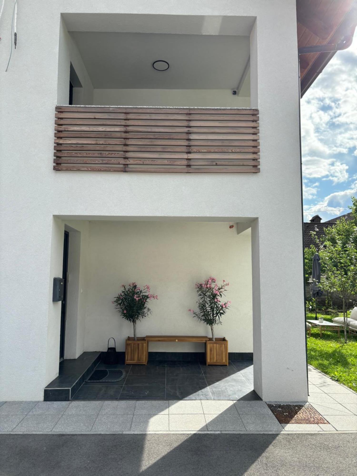 Aura Apartments Zirovnica Dış mekan fotoğraf