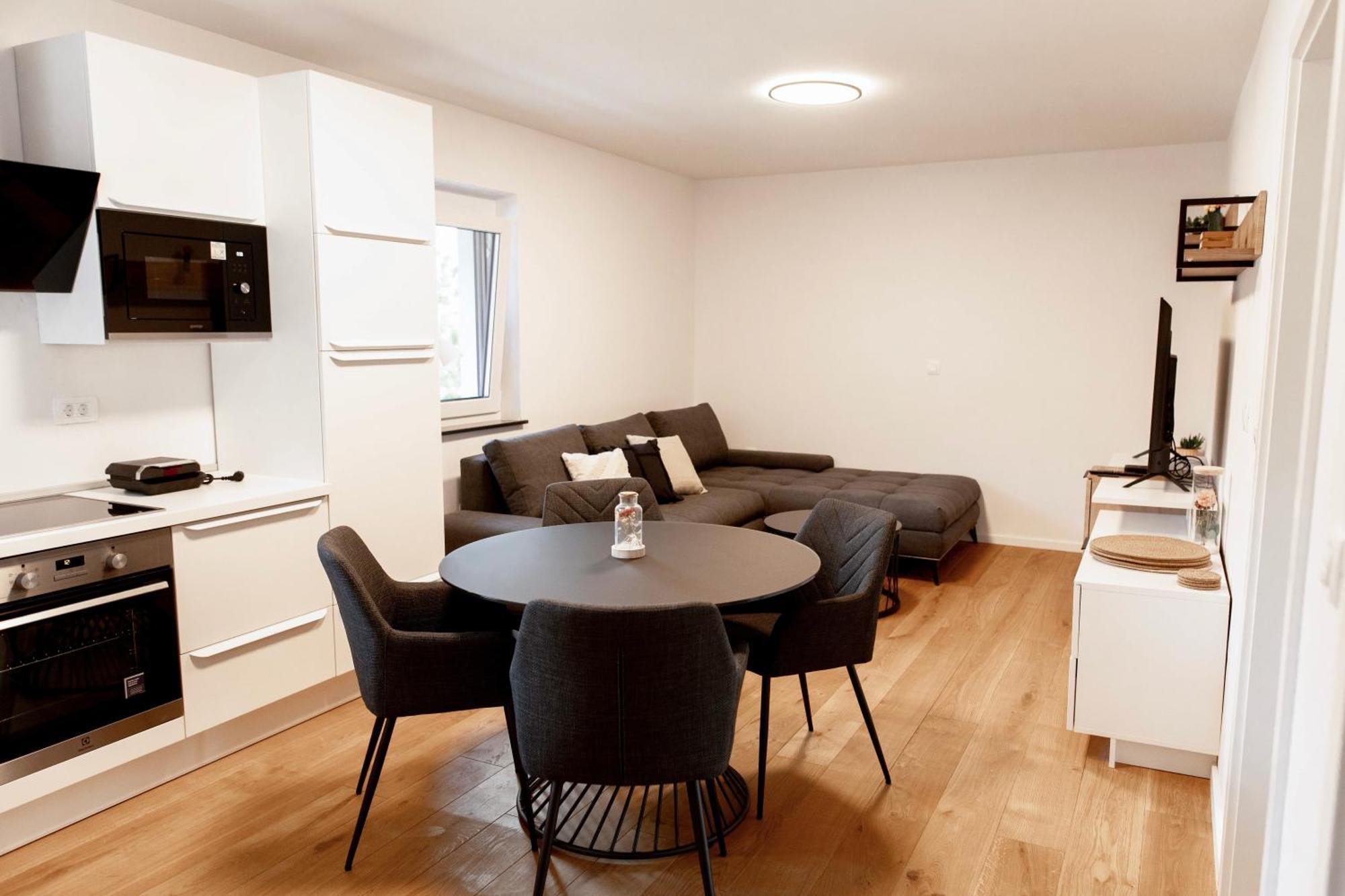 Aura Apartments Zirovnica Dış mekan fotoğraf
