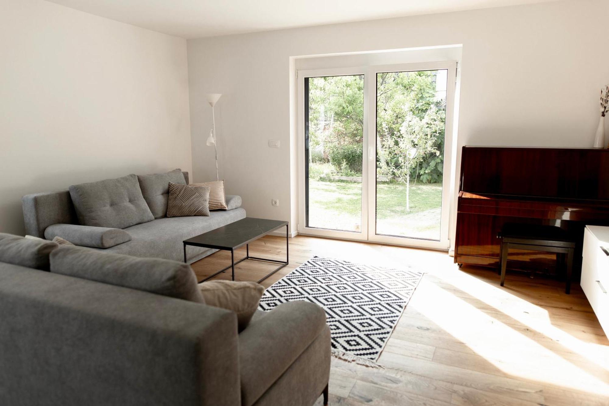 Aura Apartments Zirovnica Dış mekan fotoğraf